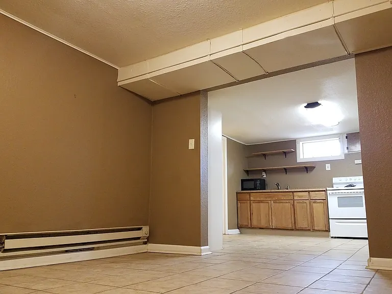 1031 Pierre St — Photo 2