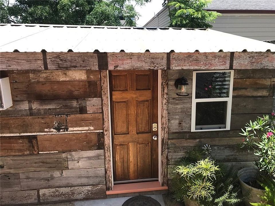 1st image of 1313 Congress St