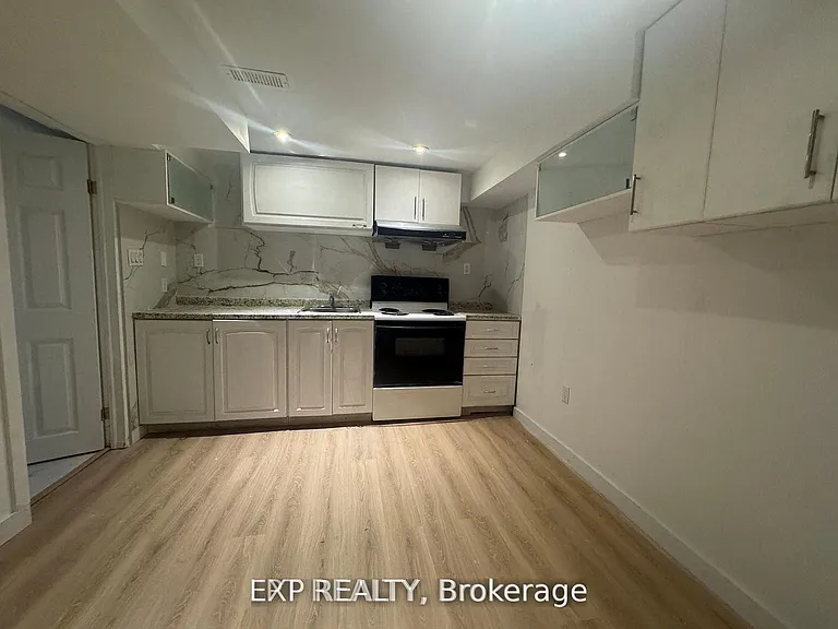 210 Church St #BASEMENT — Photo 10