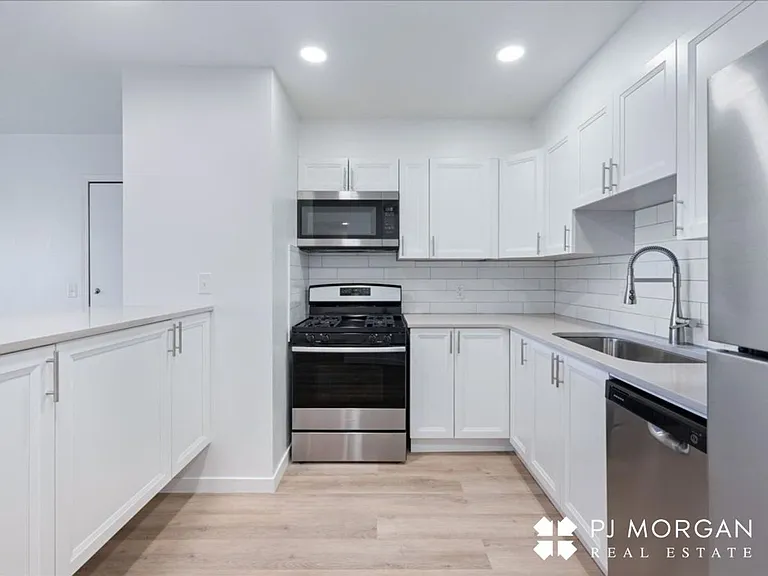 Fernshire Apartments — Photo 39