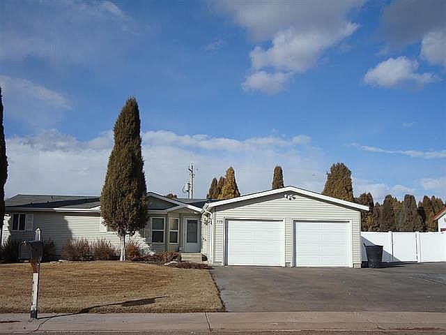 1st image of 775 E Woodland Dr