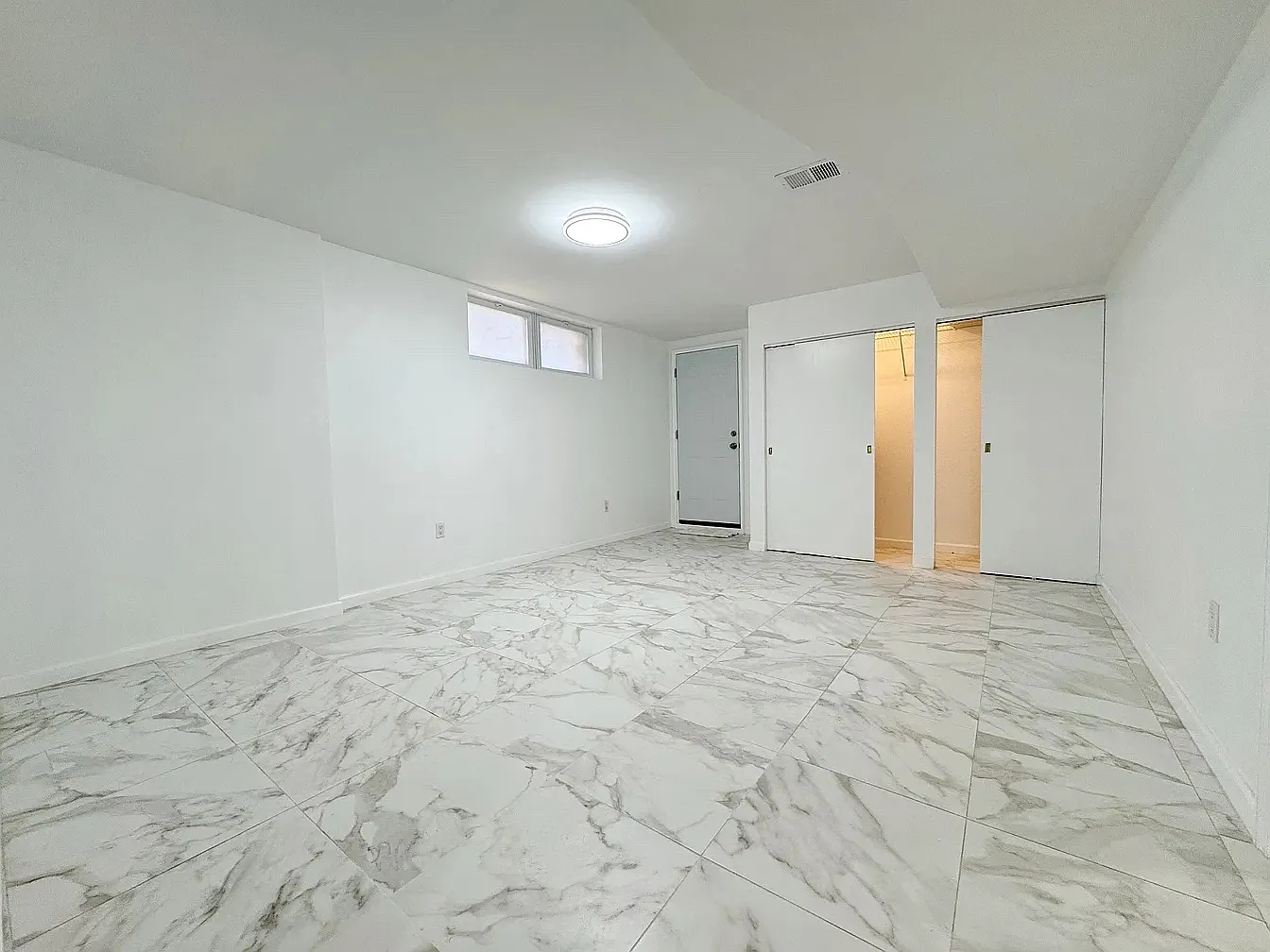 2 bed, 950 sqft, $2,300 — Photo 1