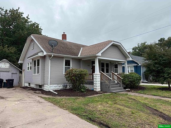 2nd image of 835 E 8th St