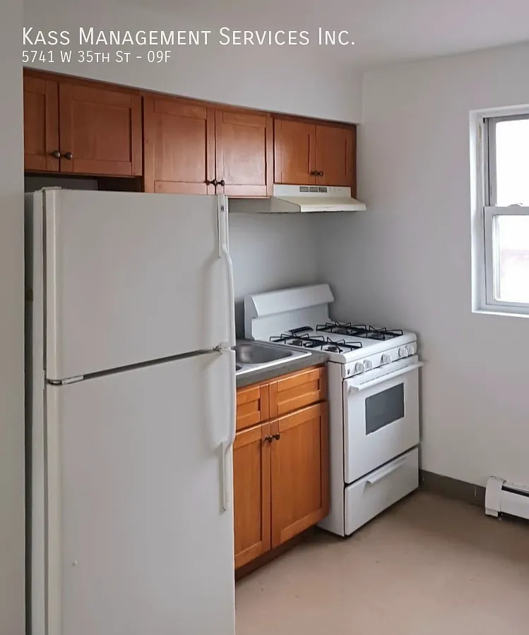Cicero 1 bedroom with Heat included and Updated Kitchen! — Photo 1