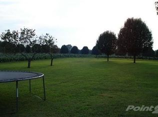 7185 Dunn Rd, Cedar Hill, TN 37032