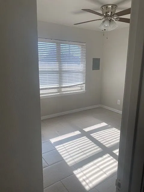 3 bed, 1062 sqft, $1,285 — Photo 4