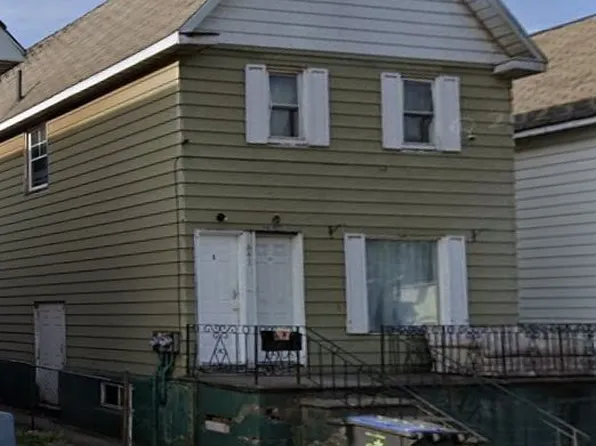 641 Queen St W, Sault Ste. Marie, ON P6A 1B1