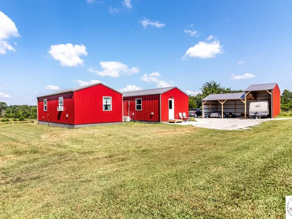 897 NE 801st Rd, Calhoun, MO 65323