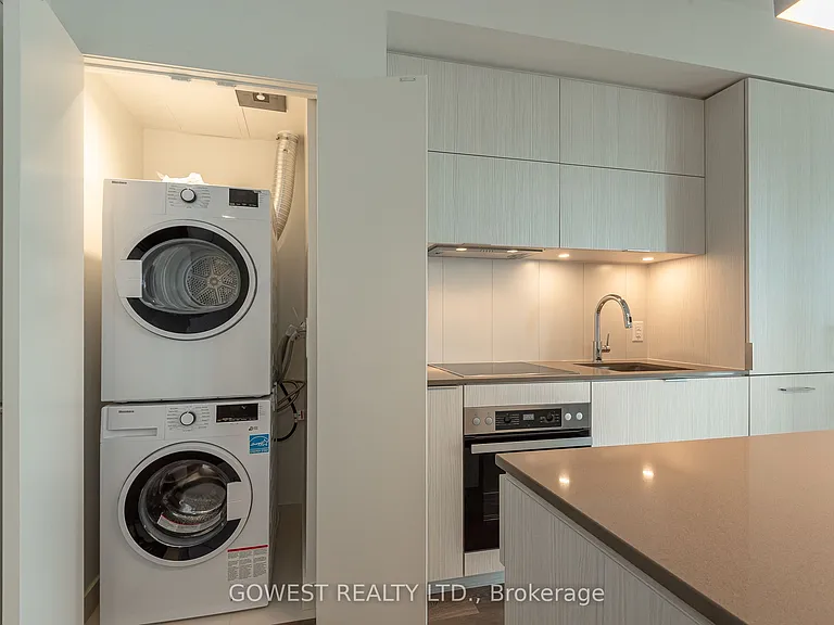 20 Richardson St #2702 — Photo 4