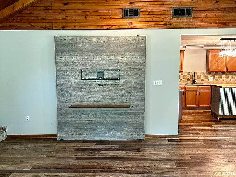 8100 E Mount Hope Rd — Photo 12