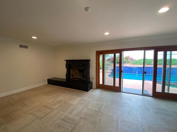 5th image of 22539 Waterbury St