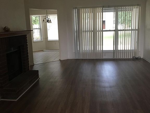2nd image of 106 Campfire Cir