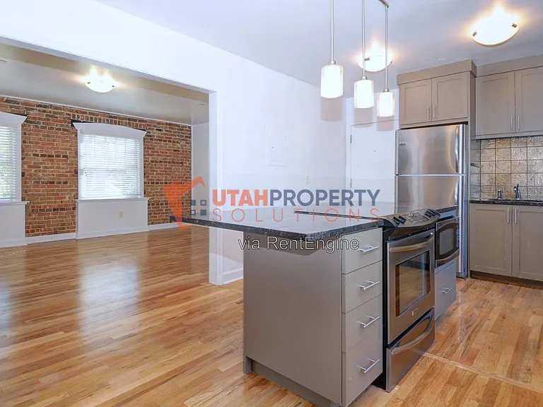 61 N T St #6 — Photo 10