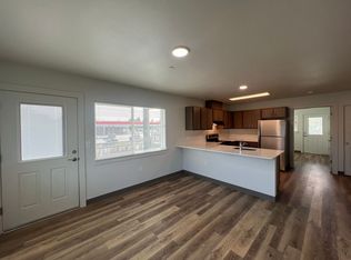 1866 5th St #A-2, Springfield, OR 97477