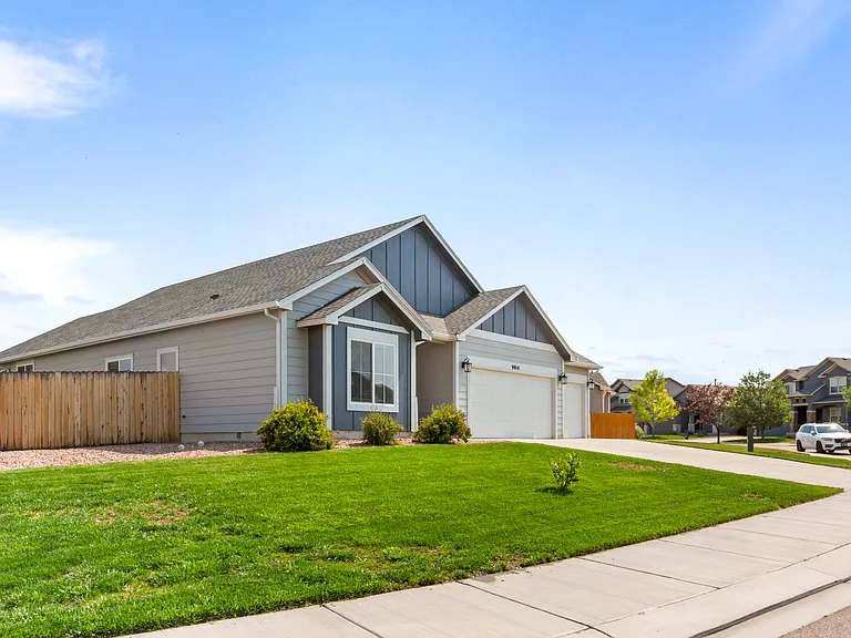 9014 Pennycress Dr — Photo 2