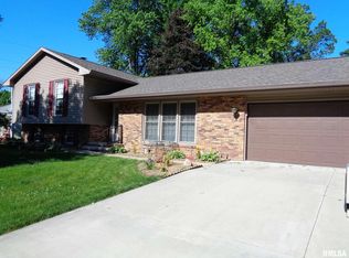 117 Crestwood Dr, East Peoria, IL 61611