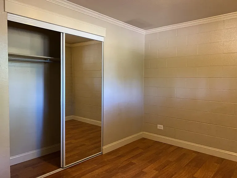 125 E Mrytle Flats — Photo 48
