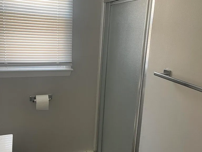 127 Hancock Ave #UPSTAIRS — Photo 10