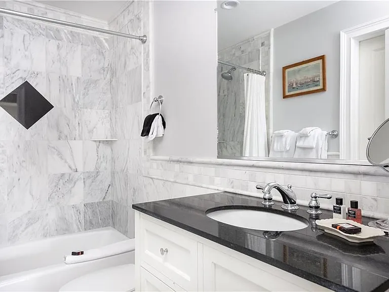 106 William St #2 — Photo 10
