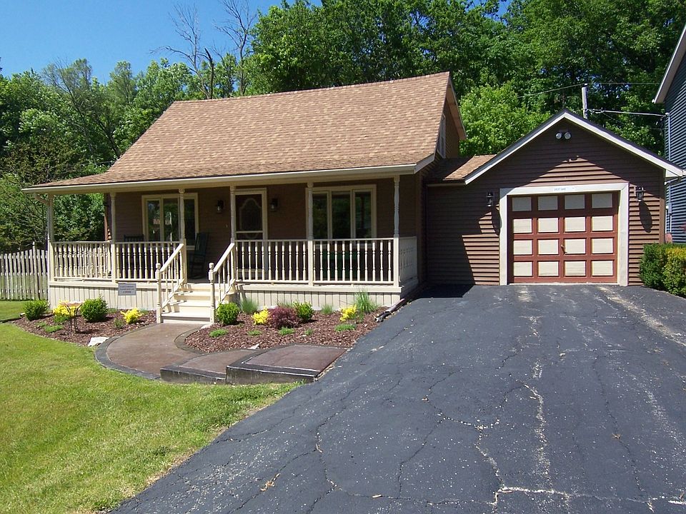 1st image of 40523 N East Dr