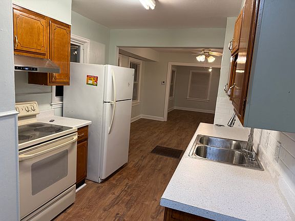 4th image of 2808 E 8th St