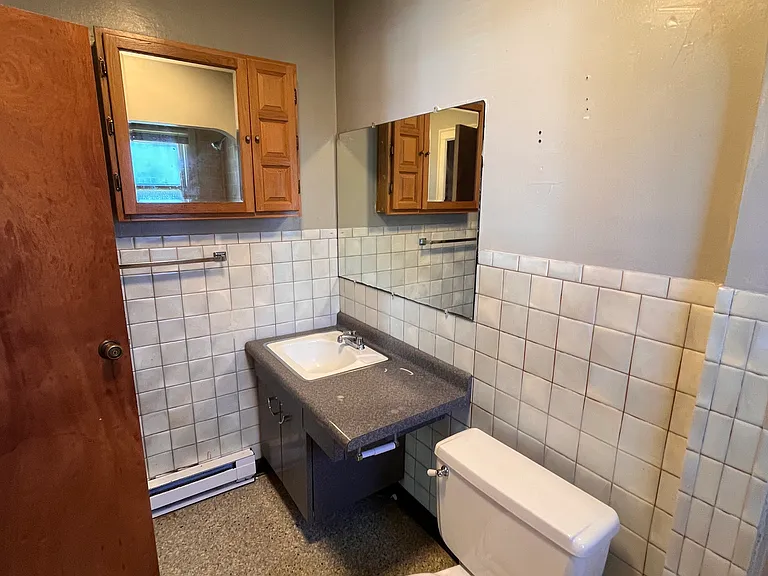 2803 Queen St — Photo 12