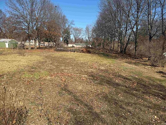 3rd image of 27723 Plainfield Dr