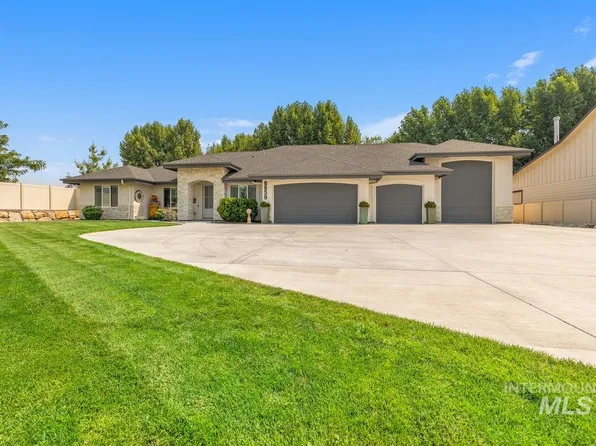8858 S Fuego Ave, Kuna, ID 83634