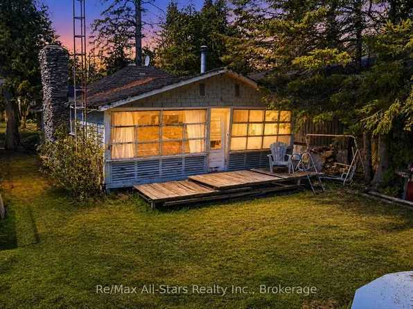 26 Lake St, Kawartha Lakes, ON K0M 2B0