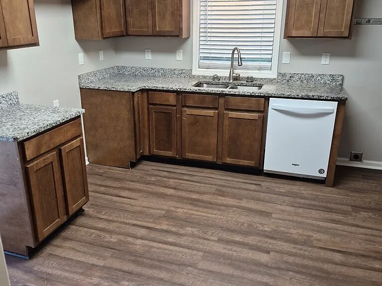 609 Briarcliff Rd — Photo 3