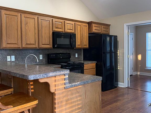 3rd image of 411 Cimarron Trl