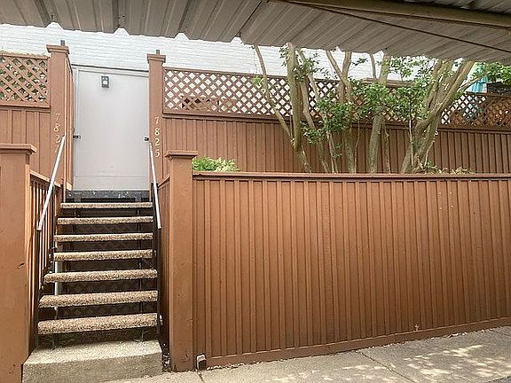 5th image of 7825 Royal Ln