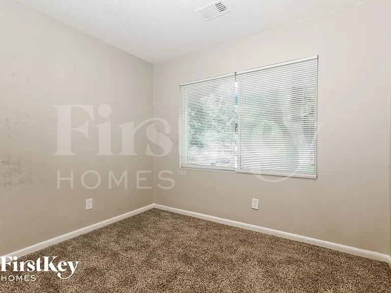 8280 Attleboro Dr — Photo 10
