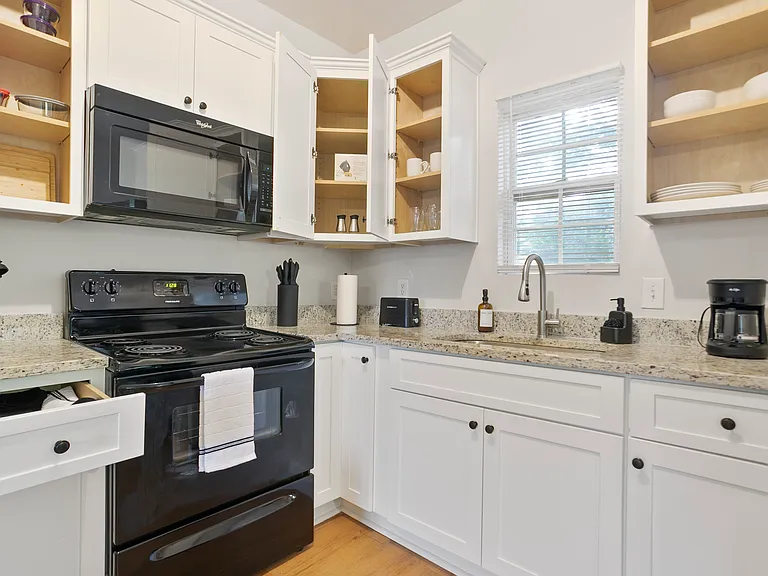 987 Dimmock St SW #2 — Photo 15