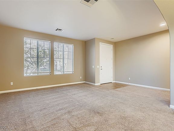 4th image of 599 Marsh Creek Ct