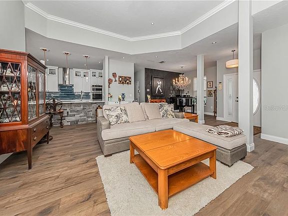 4th image of 6688 Duck Pond Ln