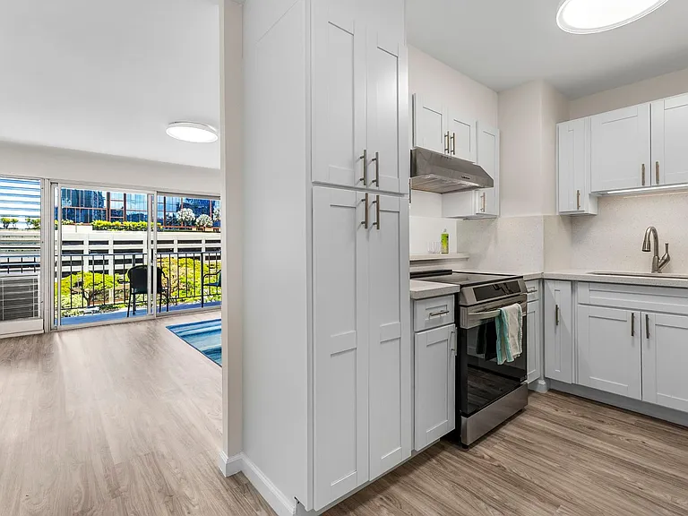 731 Amana St #703 — Photo 14