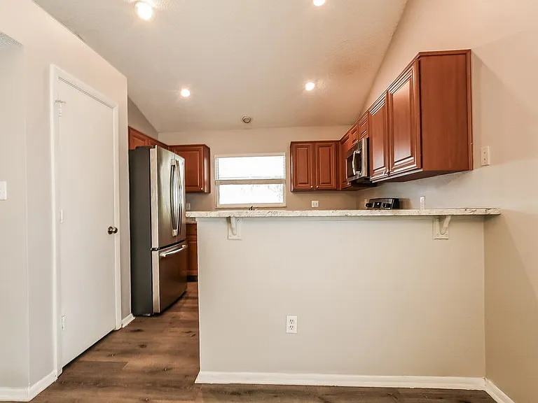 1029 Beckstrom Dr — Photo 9