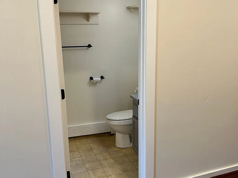 529 Main St — Photo 8