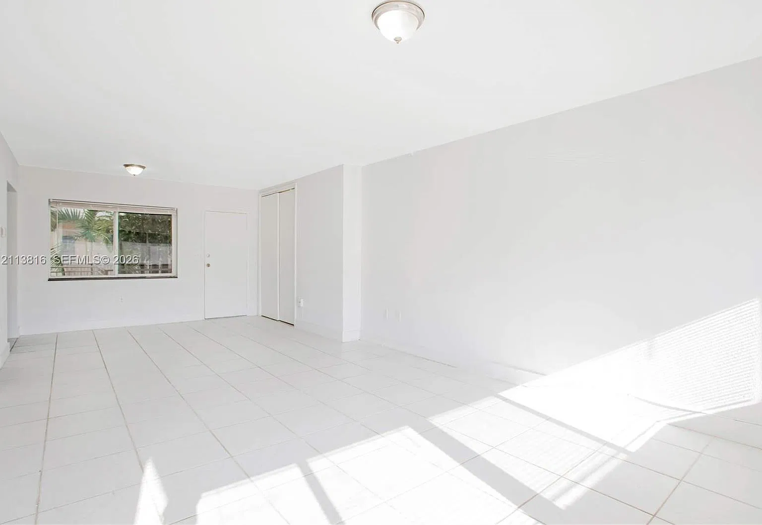 Ambassador Place Condo — Photo 4