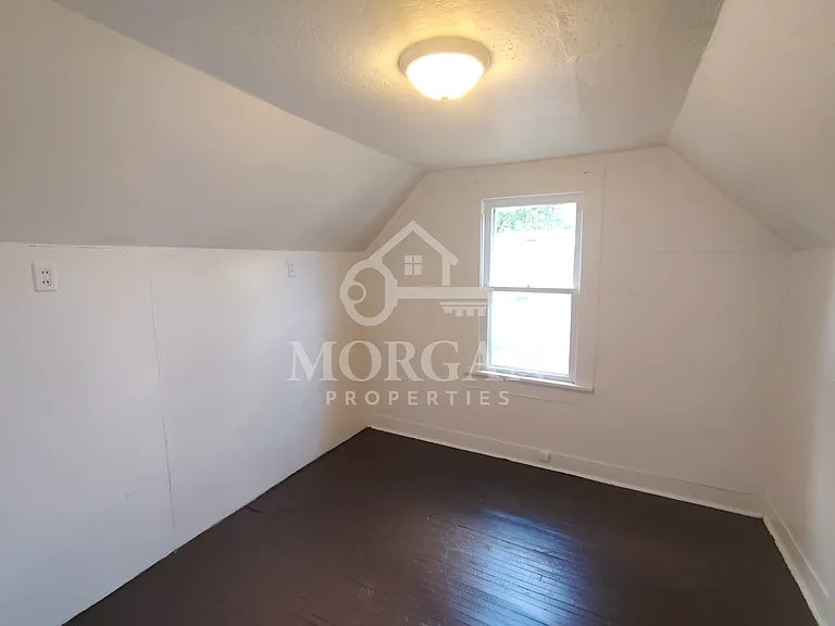 1213 W 3rd St — Photo 5
