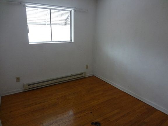 5th image of 811 Harbour North Dr