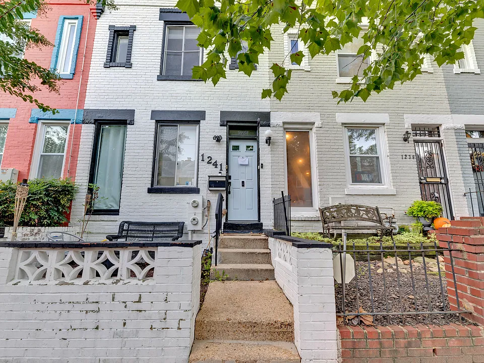 1241 Duncan Pl NE #2