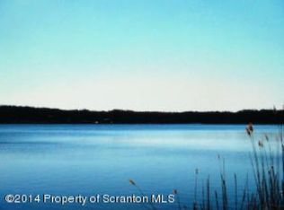 22 Pocono Dr, Gouldsboro, PA 18424