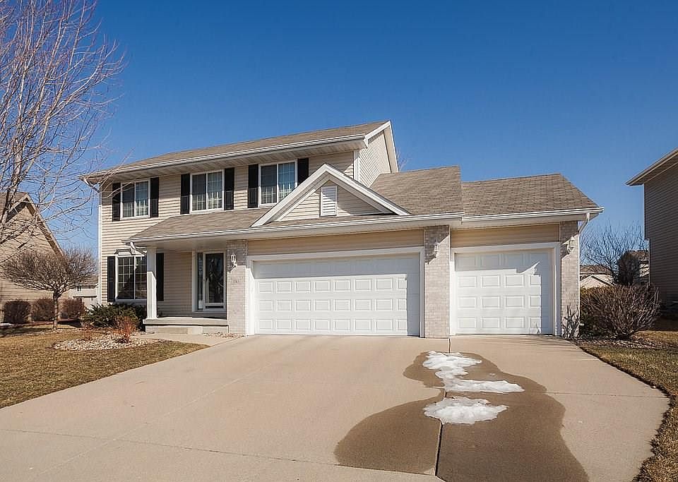 1st image of 1745 SE Prairie Creek Dr