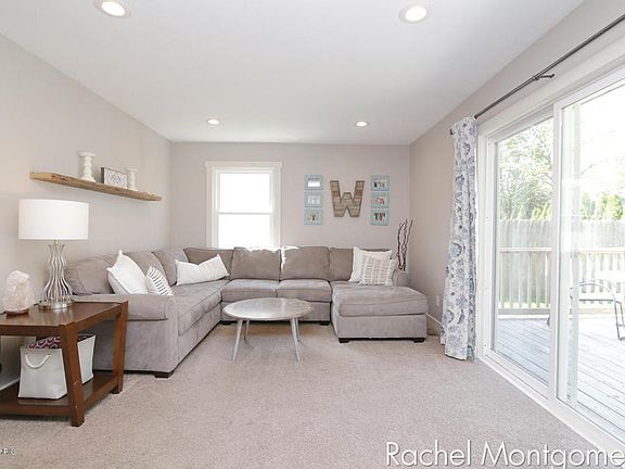 4th image of 559 Cummings Ave NW