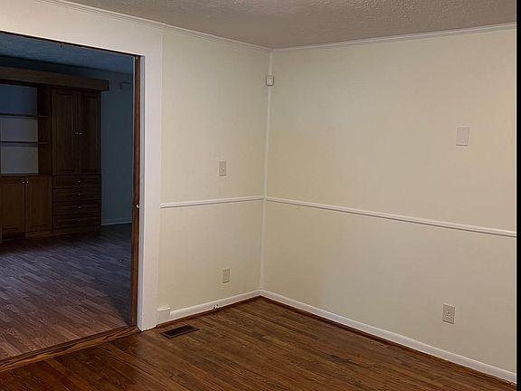 4th image of 120 Wall St