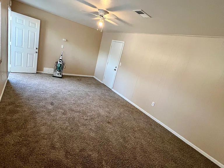 3232 Broadmoor Blvd #B — Photo 5