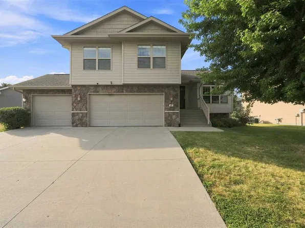 63 Colchester Dr, Iowa City, IA 52245