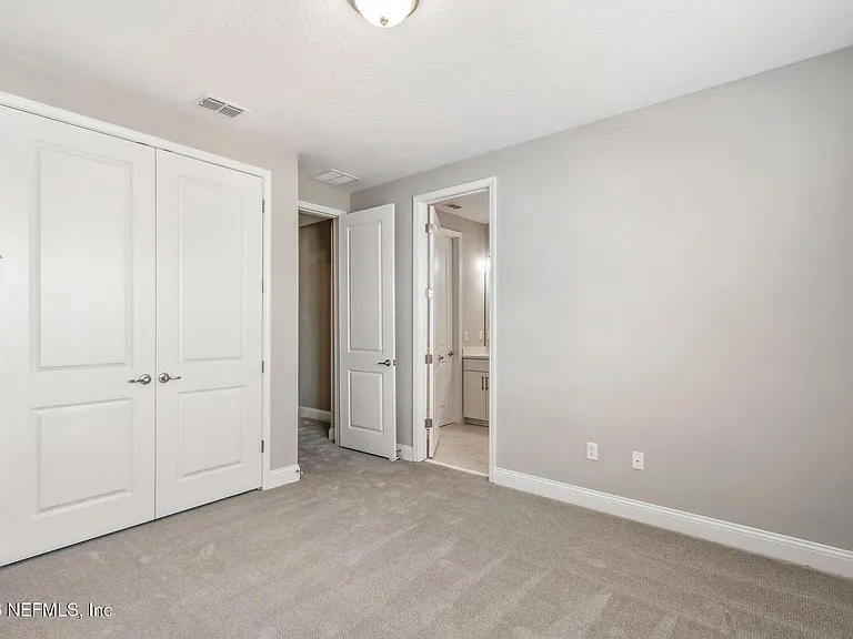 571 Marquesa Cir — Photo 33